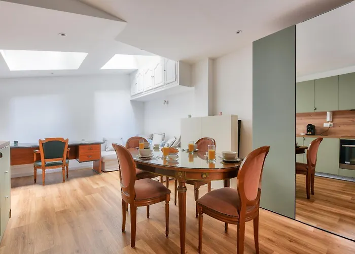 Bright & Spacious In 15th Paris