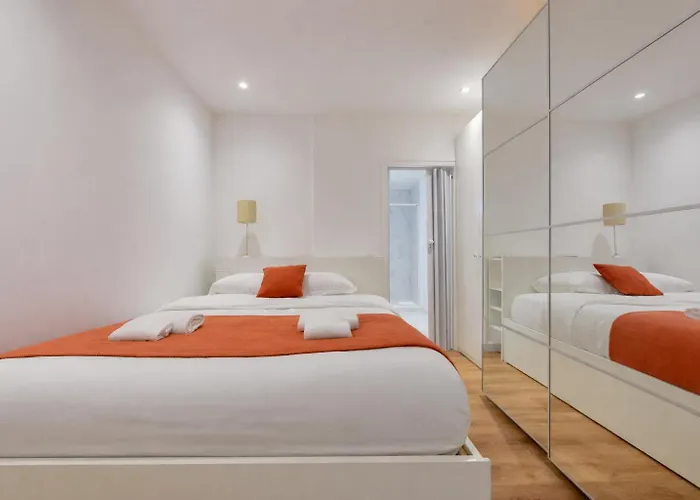 Lägenhet Bright & Spacious In 15th *