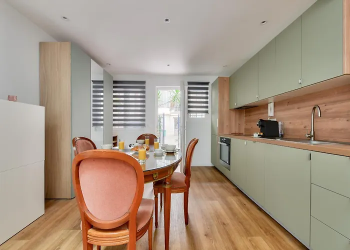 Bright & Spacious In 15th * Paris