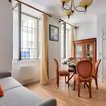 Bright & Spacious In 15th باريس