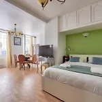 Bright & Spacious In 15th *