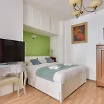 Bright & Spacious In 15th *