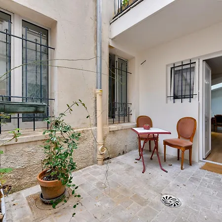 Bright & Spacious In 15th