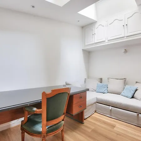 公寓 Bright & Spacious In 15th *