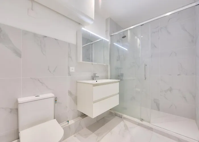 Bright & Spacious In 15th * Paris