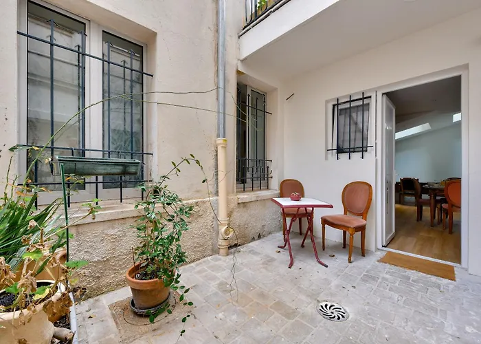 Bright & Spacious In 15th