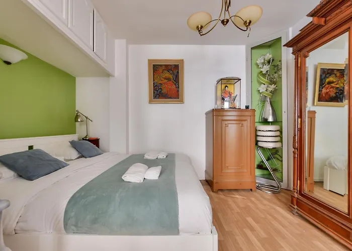 Bright & Spacious In 15th *