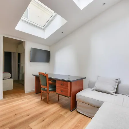 Apartament Bright & Spacious In 15th Paryż