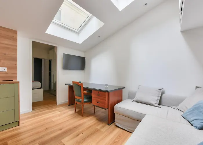 Apartament Bright & Spacious In 15th Paryż